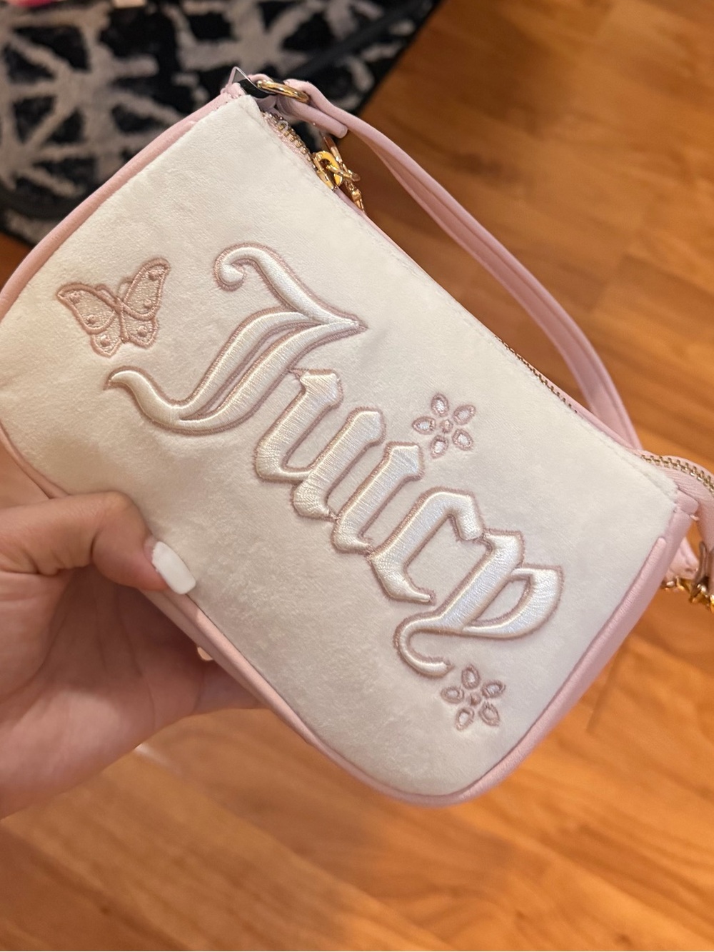 Juicy Couture White and Light Pink Wristlet Clutch